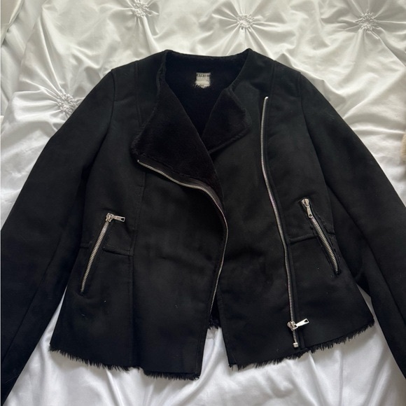 Zara Trafaluc Black Jacket with Fur & Zipper Detail - Picture 3 of 3